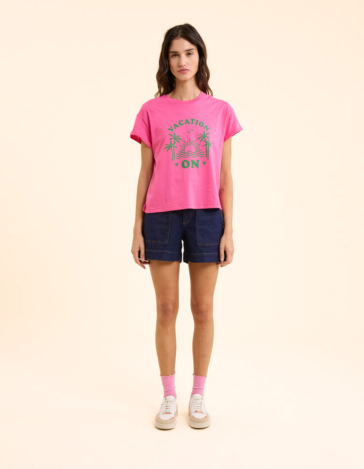 Camiseta rosa con mensaje visual de palmera I.Code-4