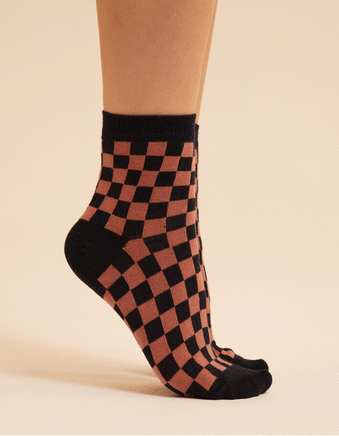 Calcetines con estampado de fantasía en burdeos y negro I.Code