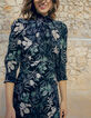 Schwarzes Midi-Damenkleid mit Orchideenprint-7