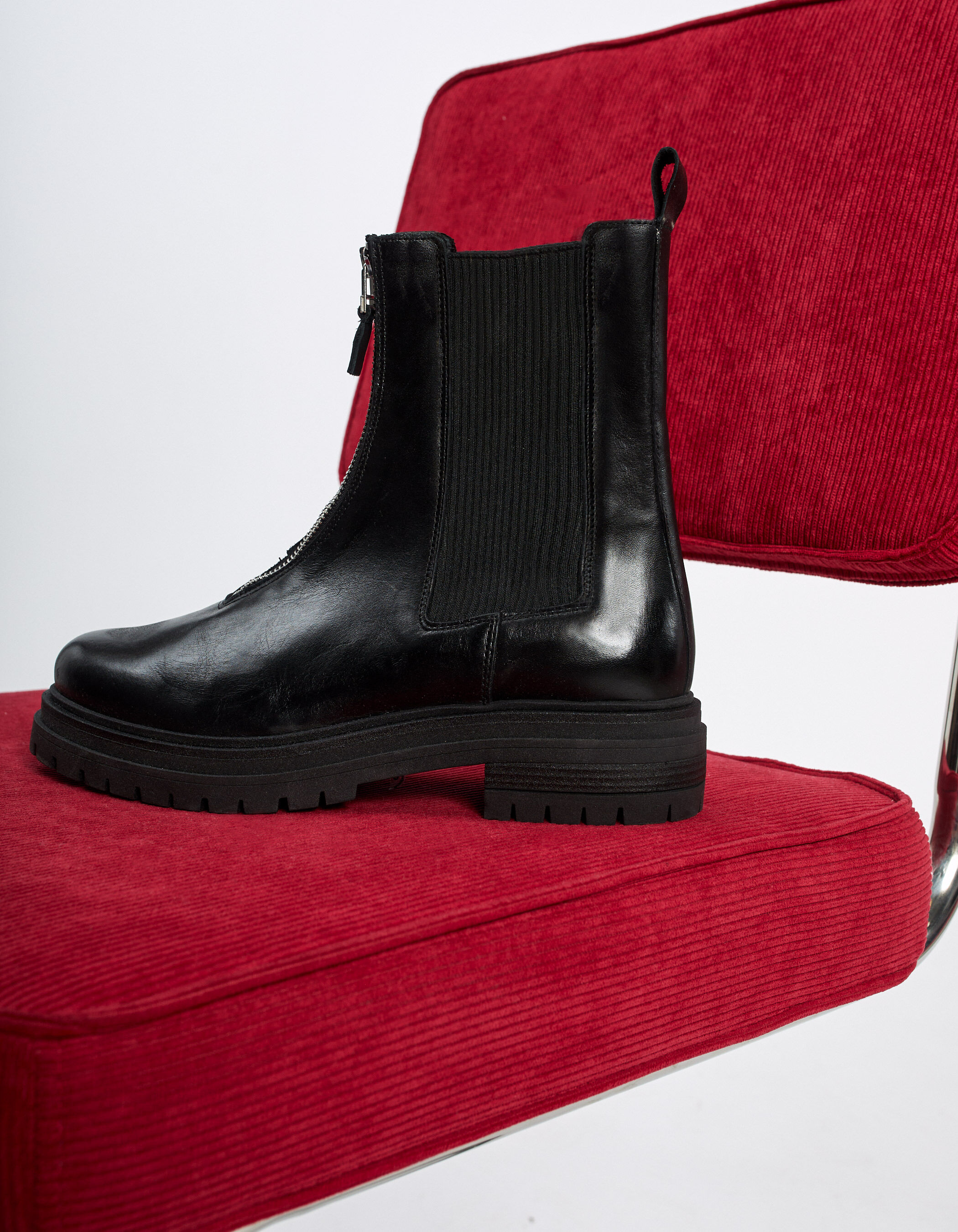 Chelsea boots deals semelle crantée