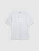 Camiseta con mensaje flocado de terciopelo blanco-6