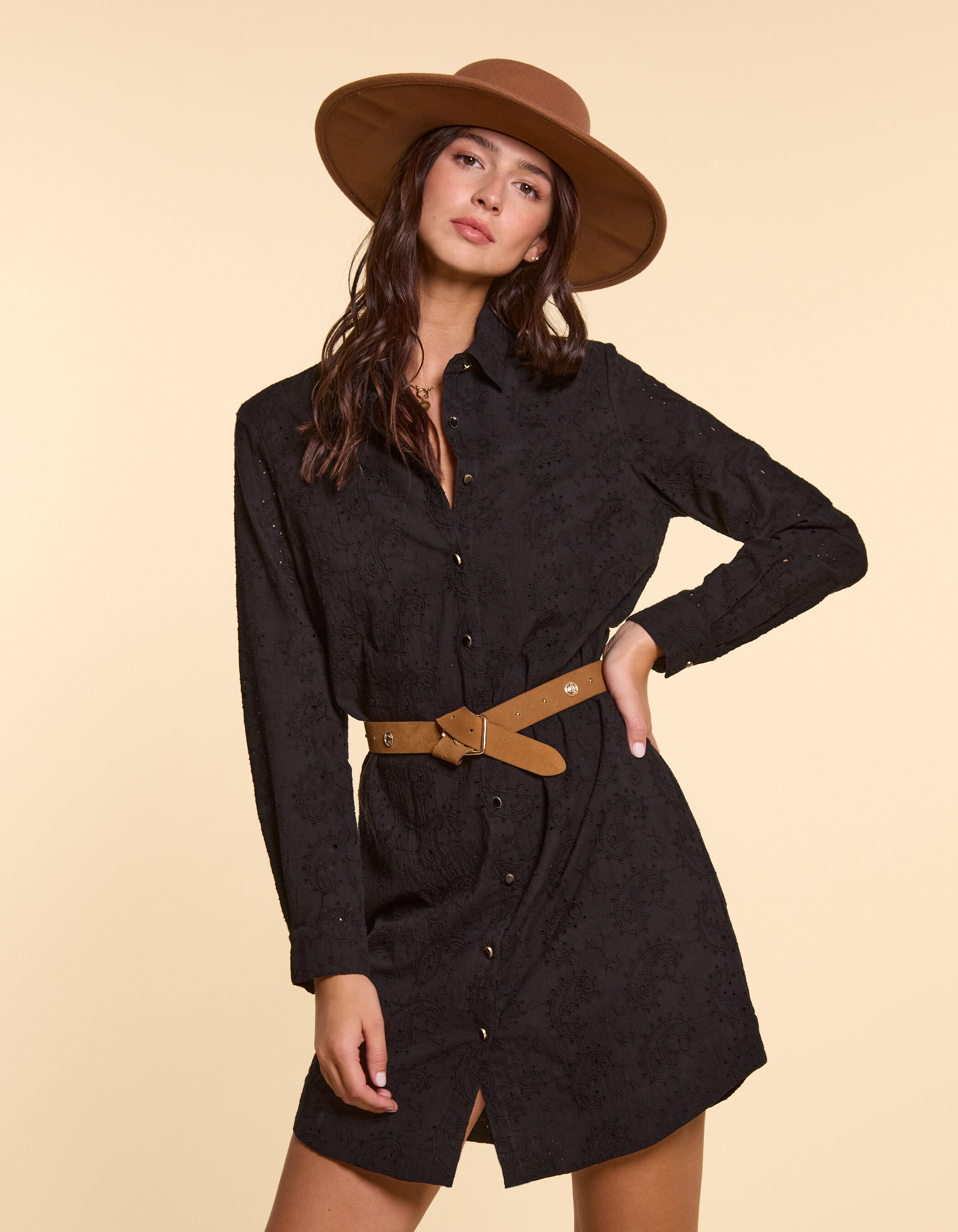 Robe chemise noire broderie anglaise I.Code