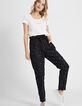 Schwarze Paperbag-Hose mit dezentem Fleckenmuster I.Code-1