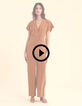 Wijde camel jumpsuit met brede wikkelkraag I.Code-2