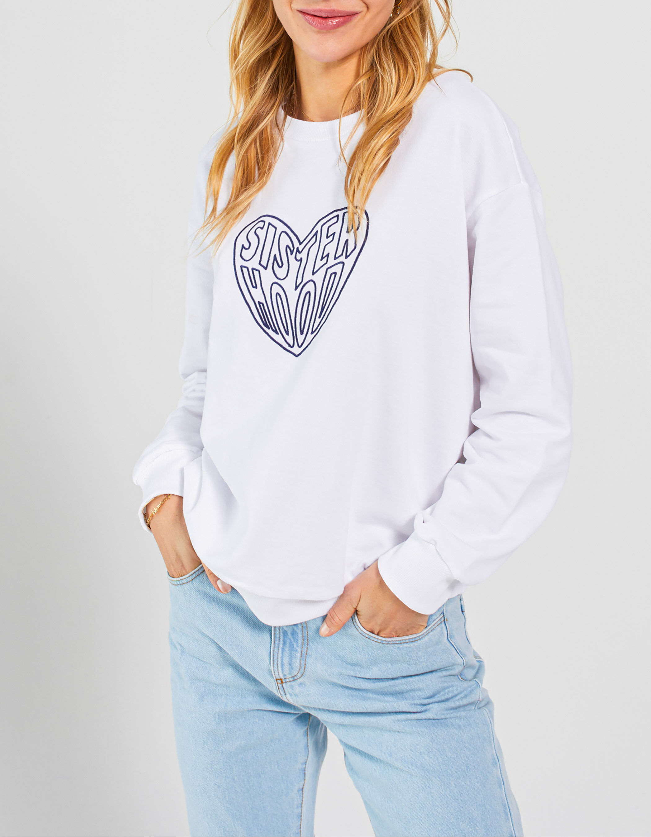 Gebroken witte sweater hart en geborduurde tekst I.Code