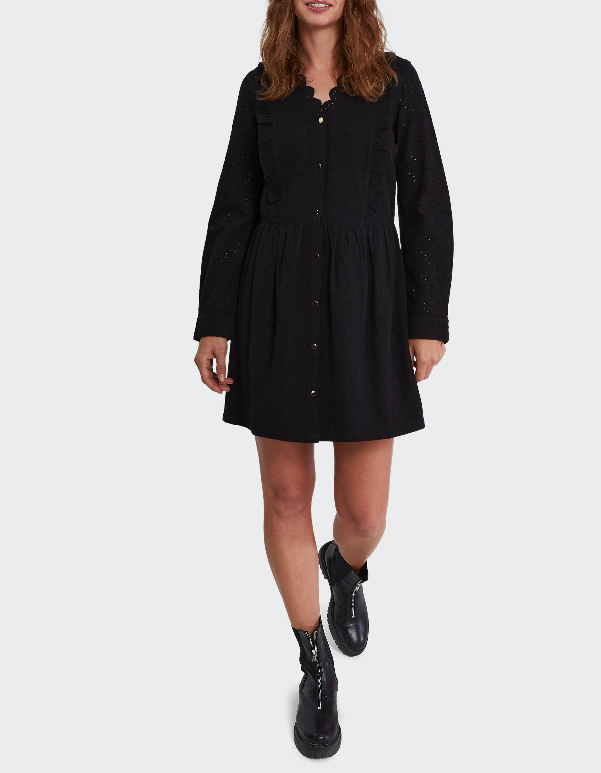 Robe broderie noire online