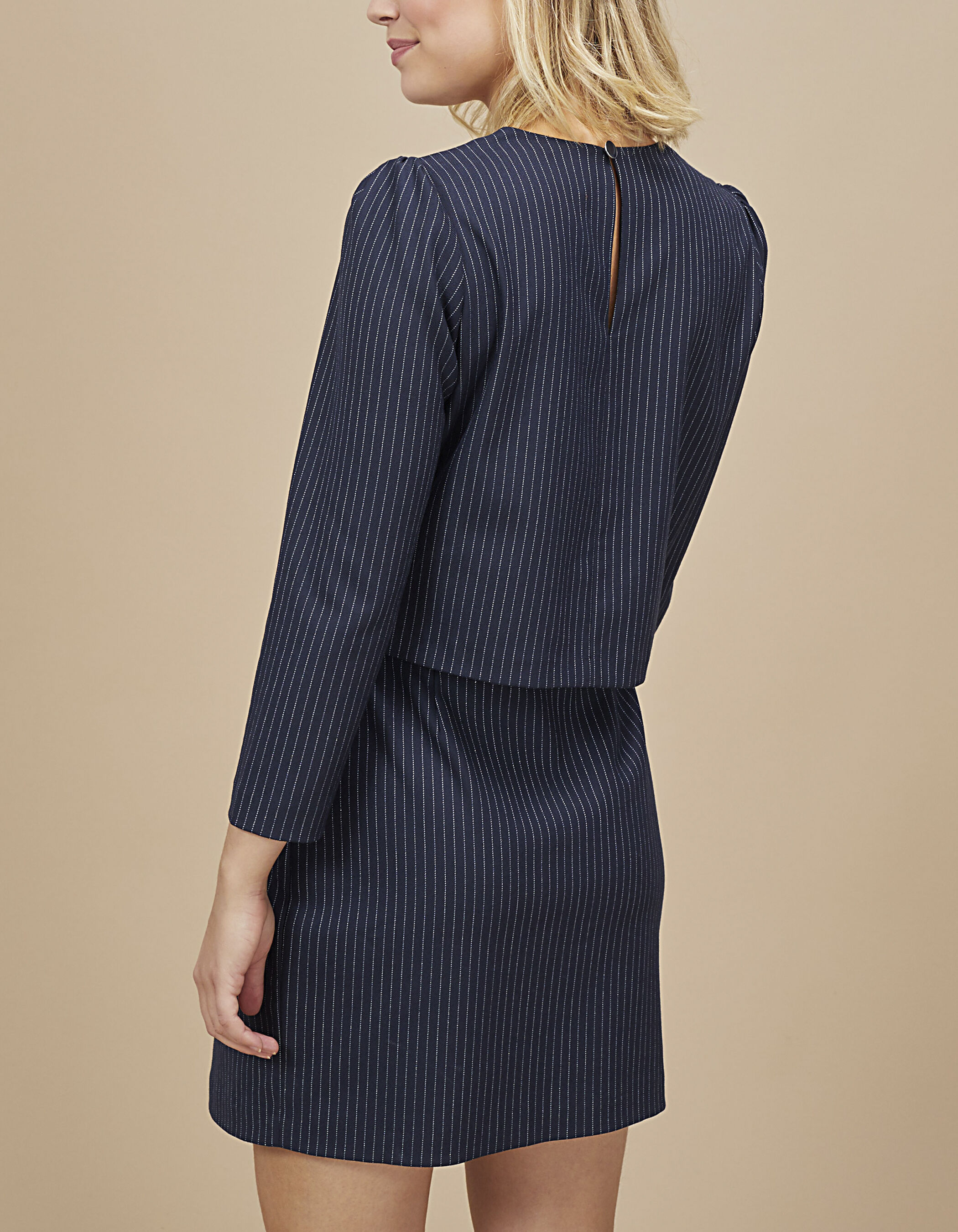 Vestido rayado con tenis outlet