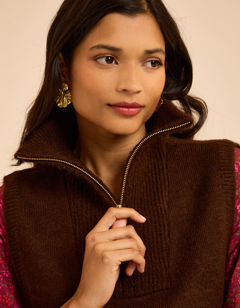 I.Code brown knit zip-neck bib front