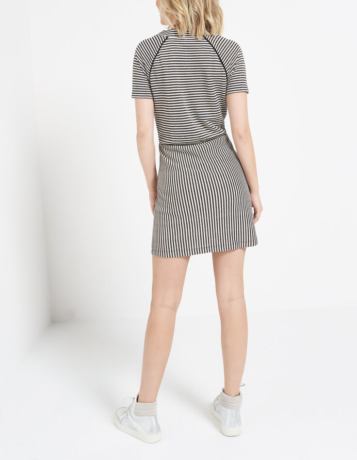 Schwarzes gestreiftes Strickkleid mit Schleife I.Code-3 Schwarzes gestreiftes Strickkleid mit Schleife I.Code-3