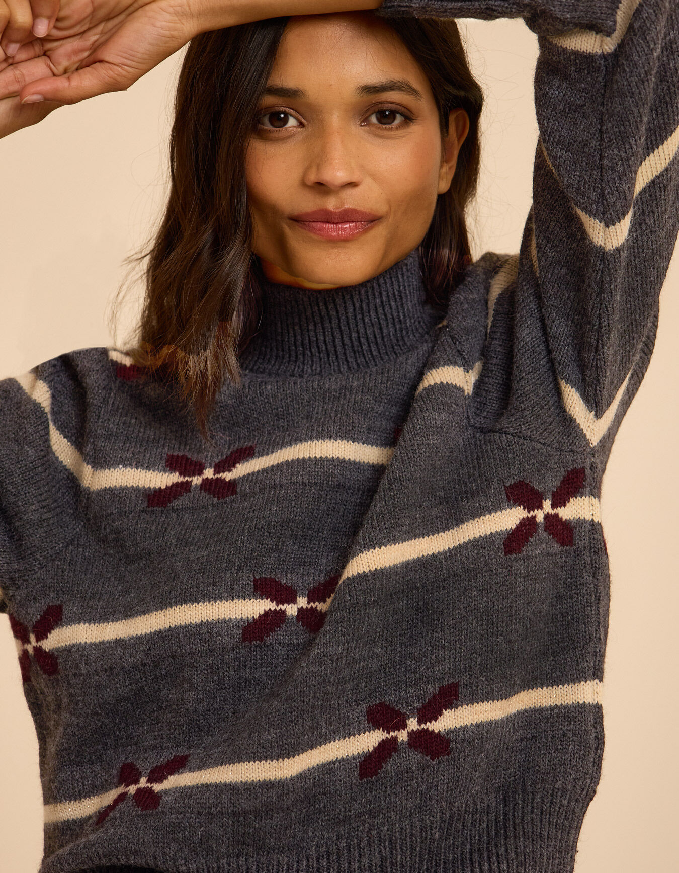 【Outil】TRICOT NAY JACQUARD Pull gris tricot jacquard motif fleurs I.Code