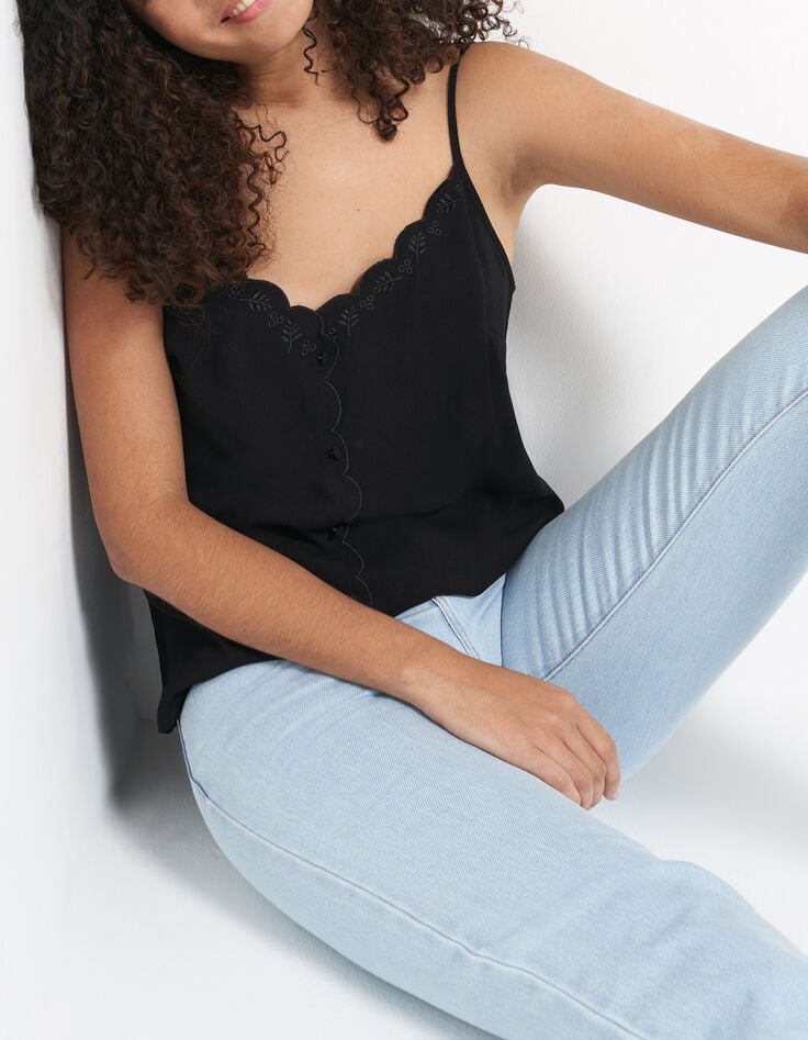 Top negro estilo lencero con bordados I.Code-2 Top negro estilo lencero con bordados I.Code-2
