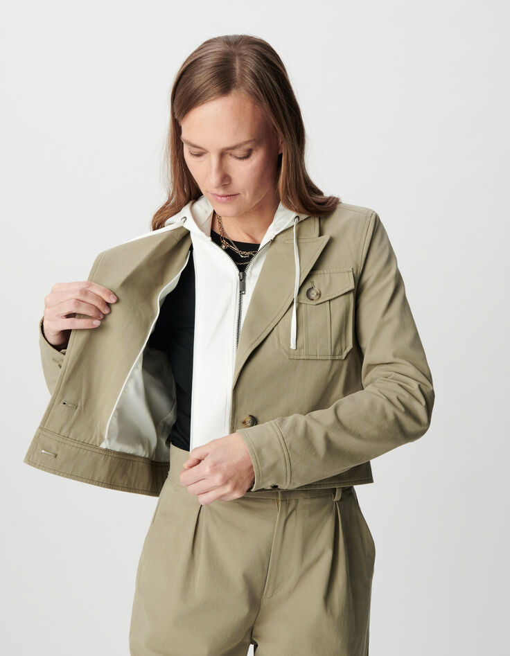 Kurze gr&uuml;ne Jacke f&uuml;r Damen mit abnehmbarer Kapuze aus wei&szlig;em Satin-4