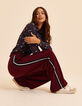 Weite, bordeauxrote Jogginghose Seitenstreifen I.Code-1