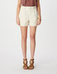 Beige gestreifte Damen-Shorts mit B&uuml;ndchen-2