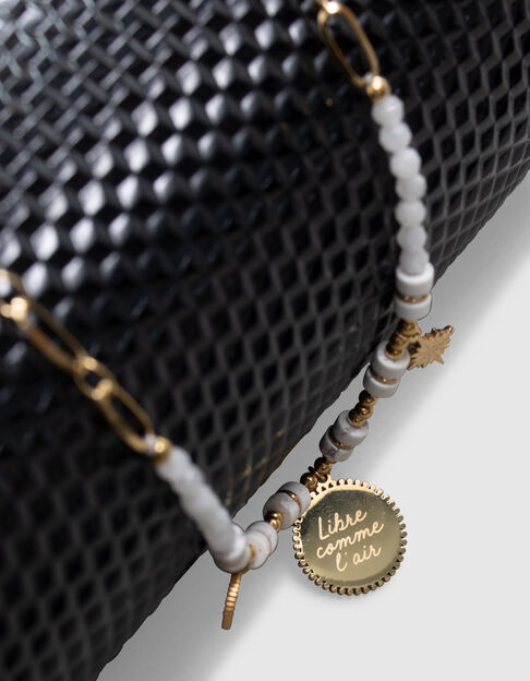 Goldfarbene Halskette mit Perlen und Charms I.Code