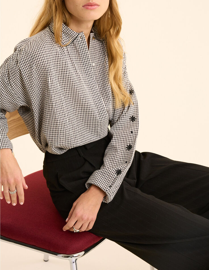Ecru shirt with gingham pattern and embroidered flower sleeves I.Code-1