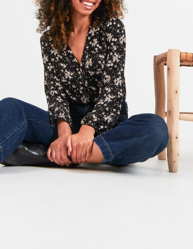 Blusa negra estampado flores invierno I.Code