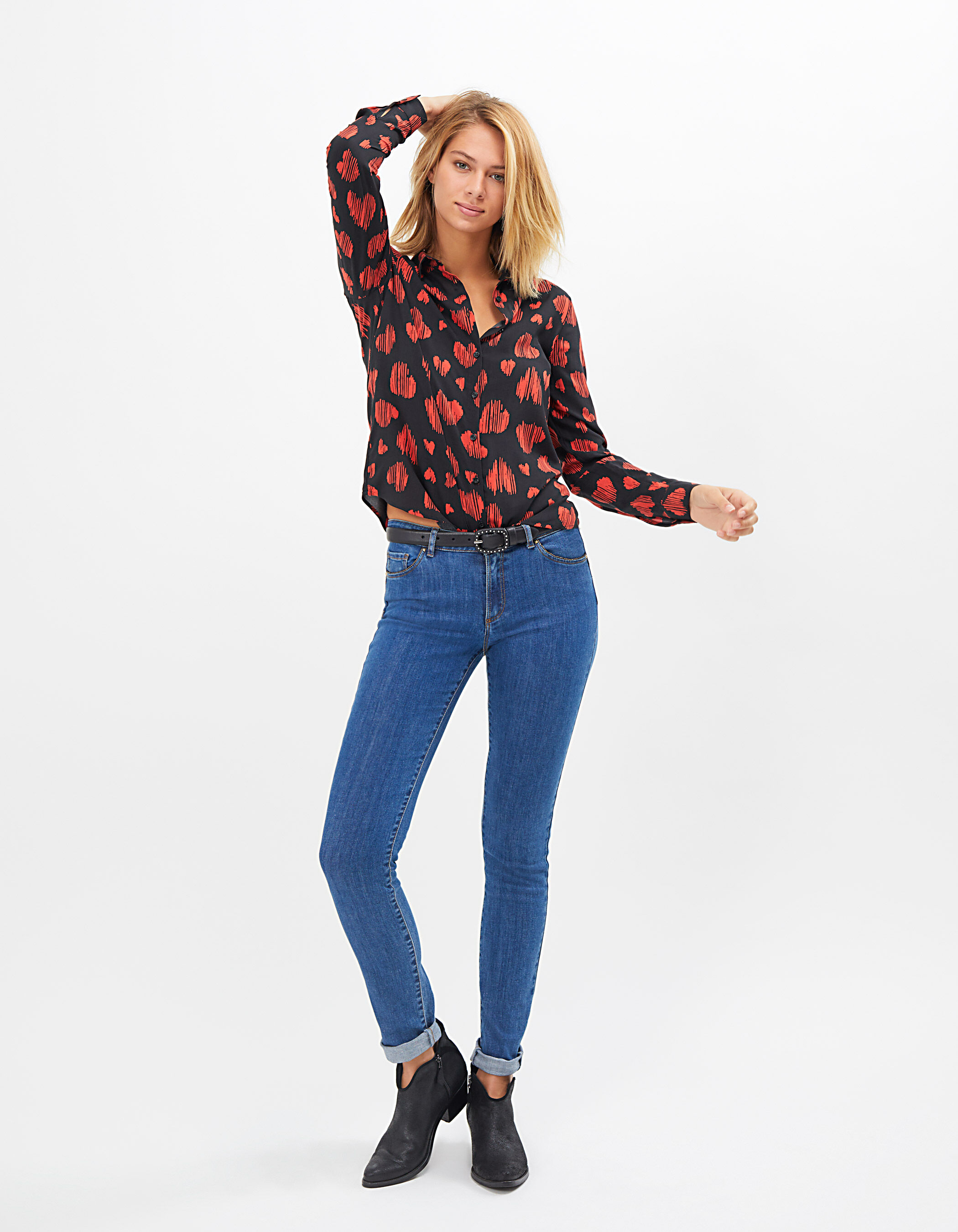 Camisa negra estampado ikat corazones I.Code