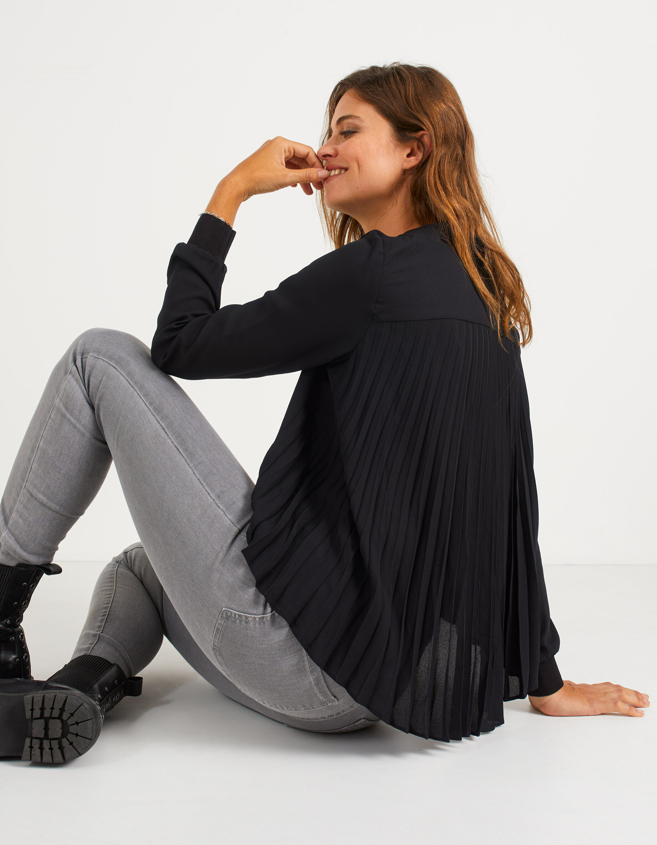 Chemise noire fluide plissee au dos I.Code