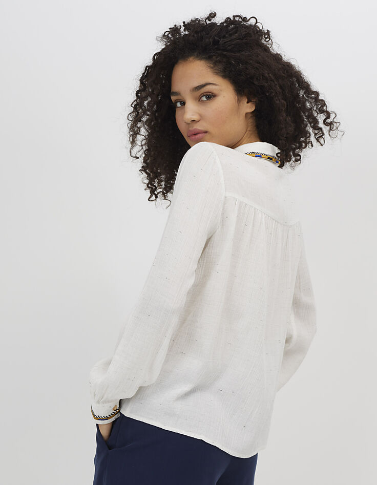 Cremeweiße Knitterbluse mit Stickerei I.Code-4 Cremeweiße Knitterbluse mit Stickerei I.Code-4