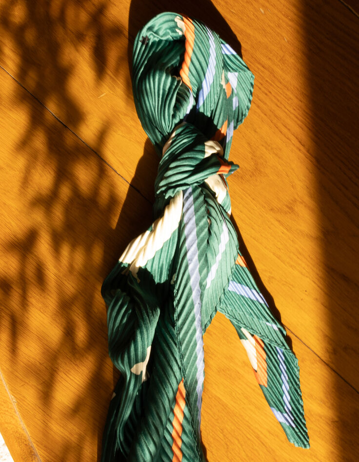 Green pleated square scarf maxi birds and message I.Code-3