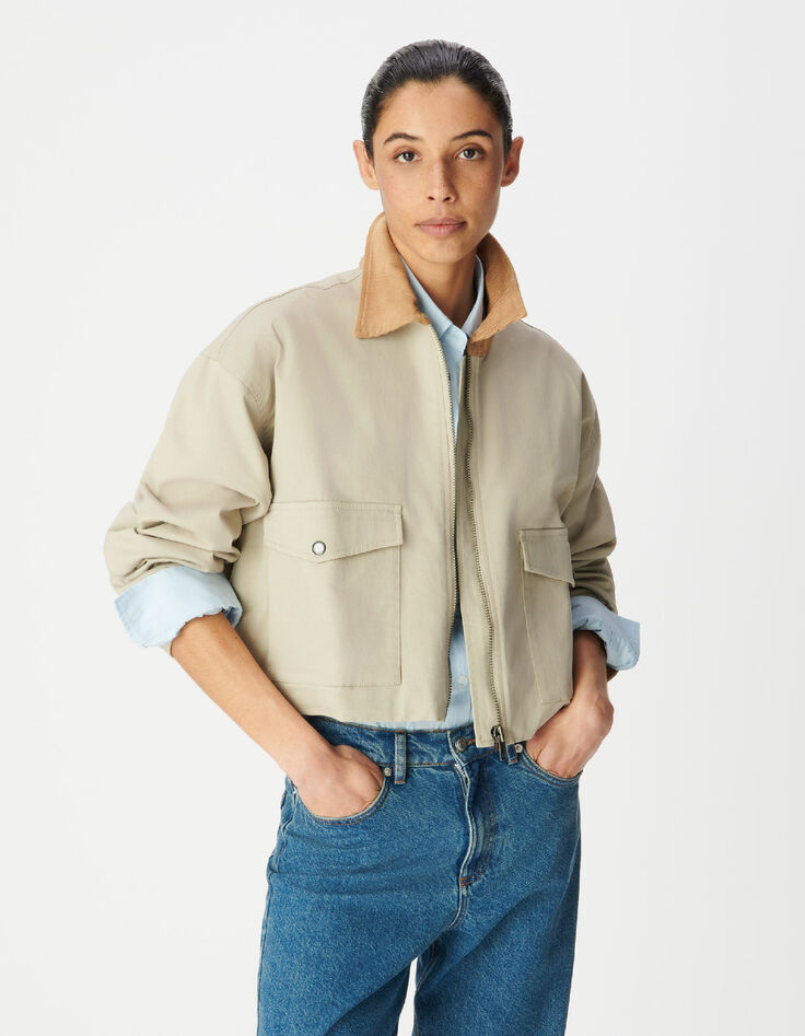 Beigefarbene Jacke in &Uuml;bergr&ouml;&szlig;e mit Samt-Details f&uuml;r Damen-4