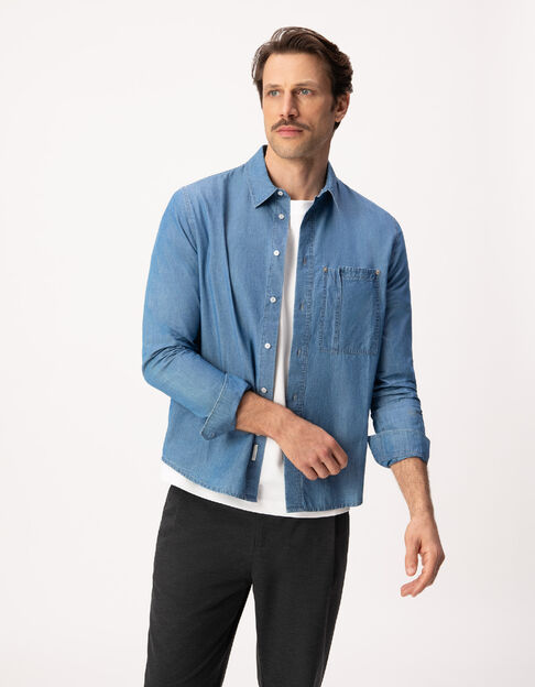 Blaues Chambray-Hemd f&uuml;r Herren mit asymmetrischer Tasche - IKKS
