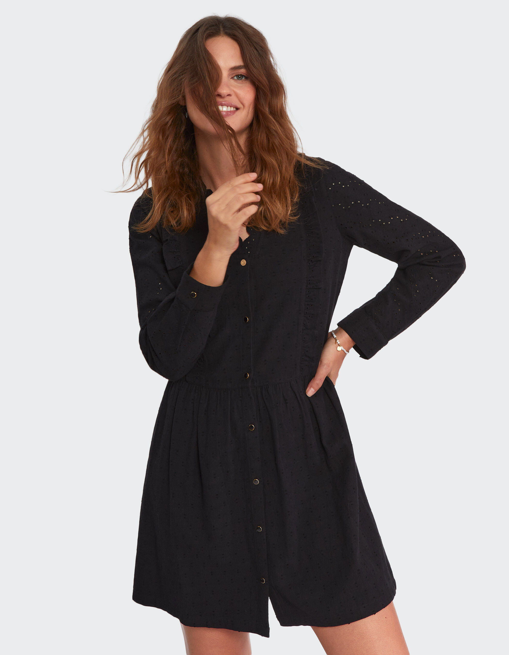 Robe noire sales broderie anglaise
