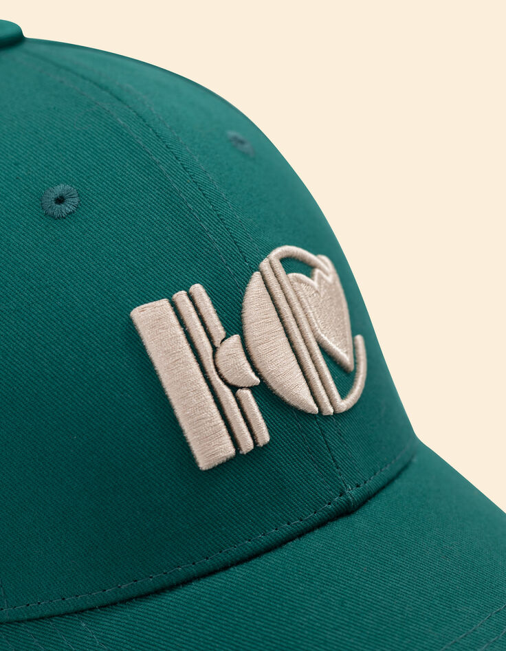 Grüne Kappe mit aufgesticktem IC-Monogramm I.Code-5