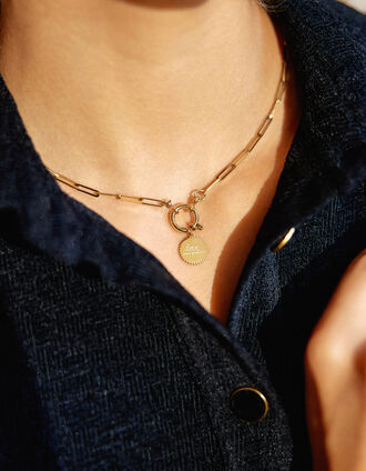 Collier métal jaune maillons fins et charm I.Code 