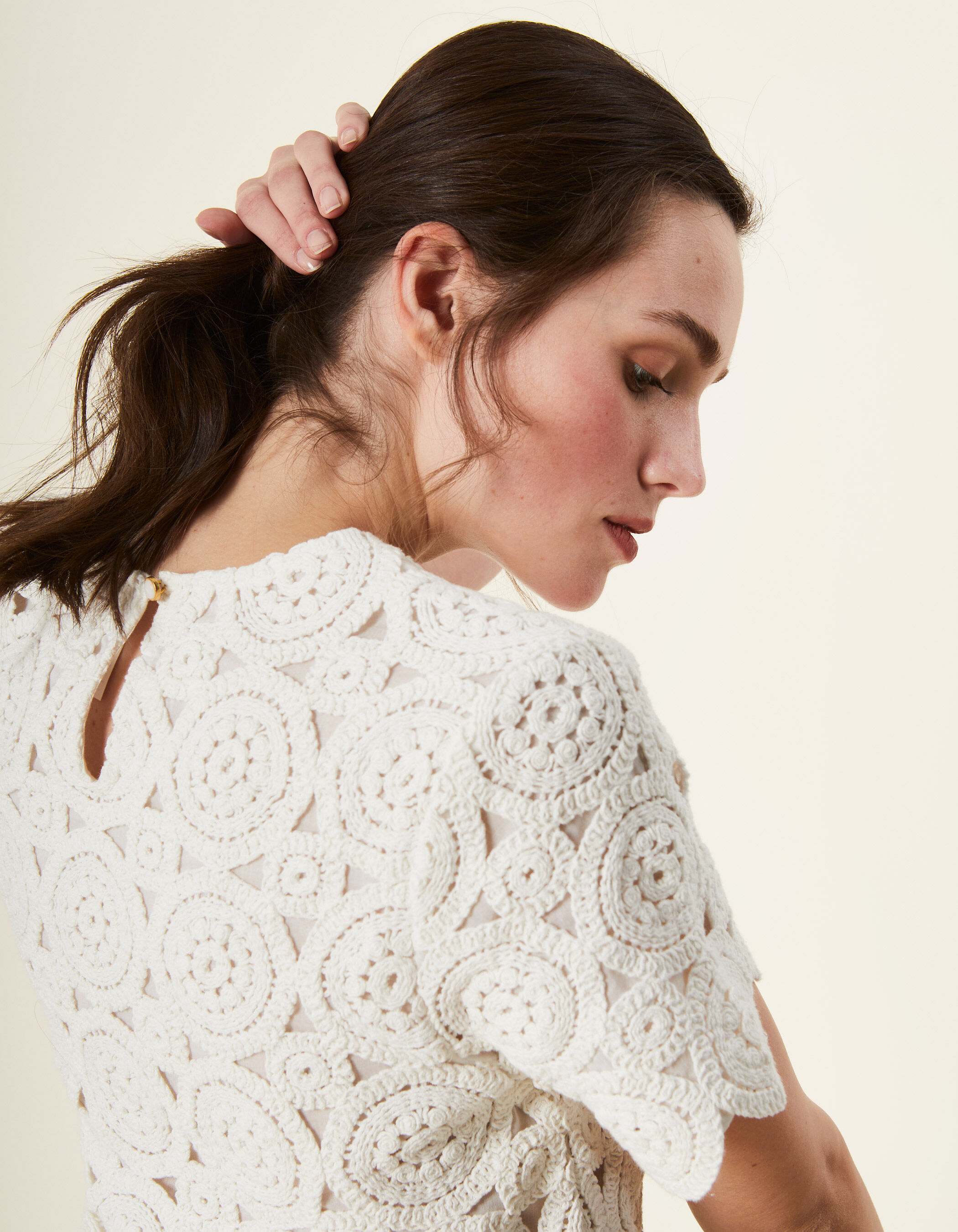 Top ecru tout dentelle facon macrame I.Code