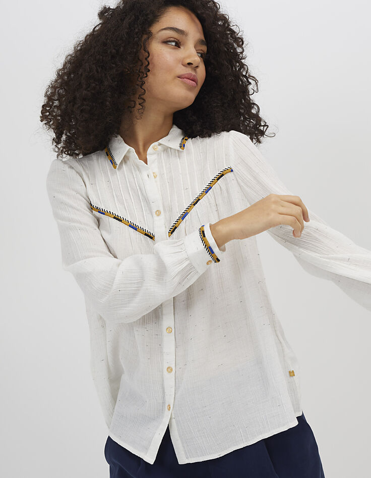 Cremeweiße Knitterbluse mit Stickerei I.Code-3 Cremeweiße Knitterbluse mit Stickerei I.Code-3