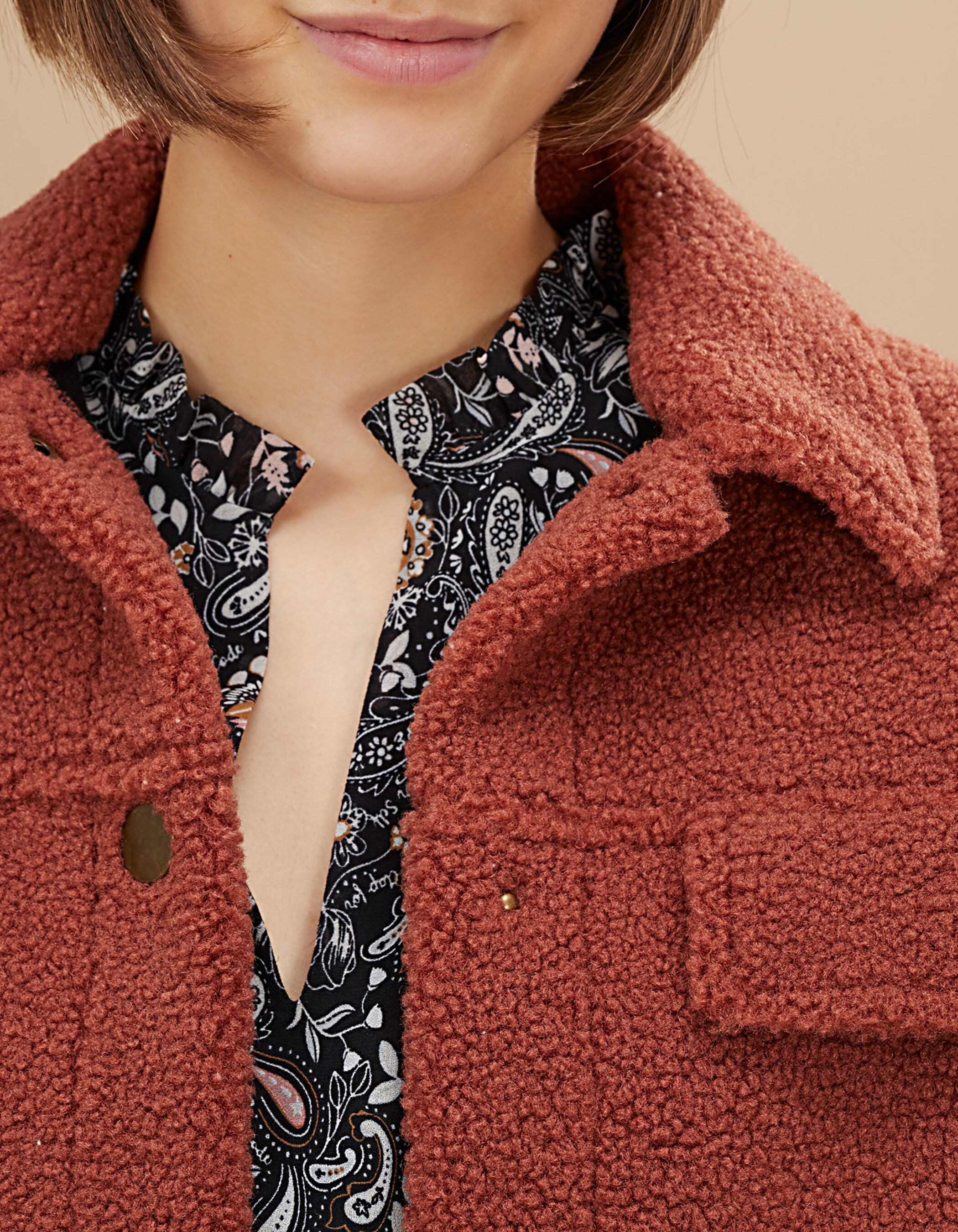 Manteau bois de rose en bouclette I.Code