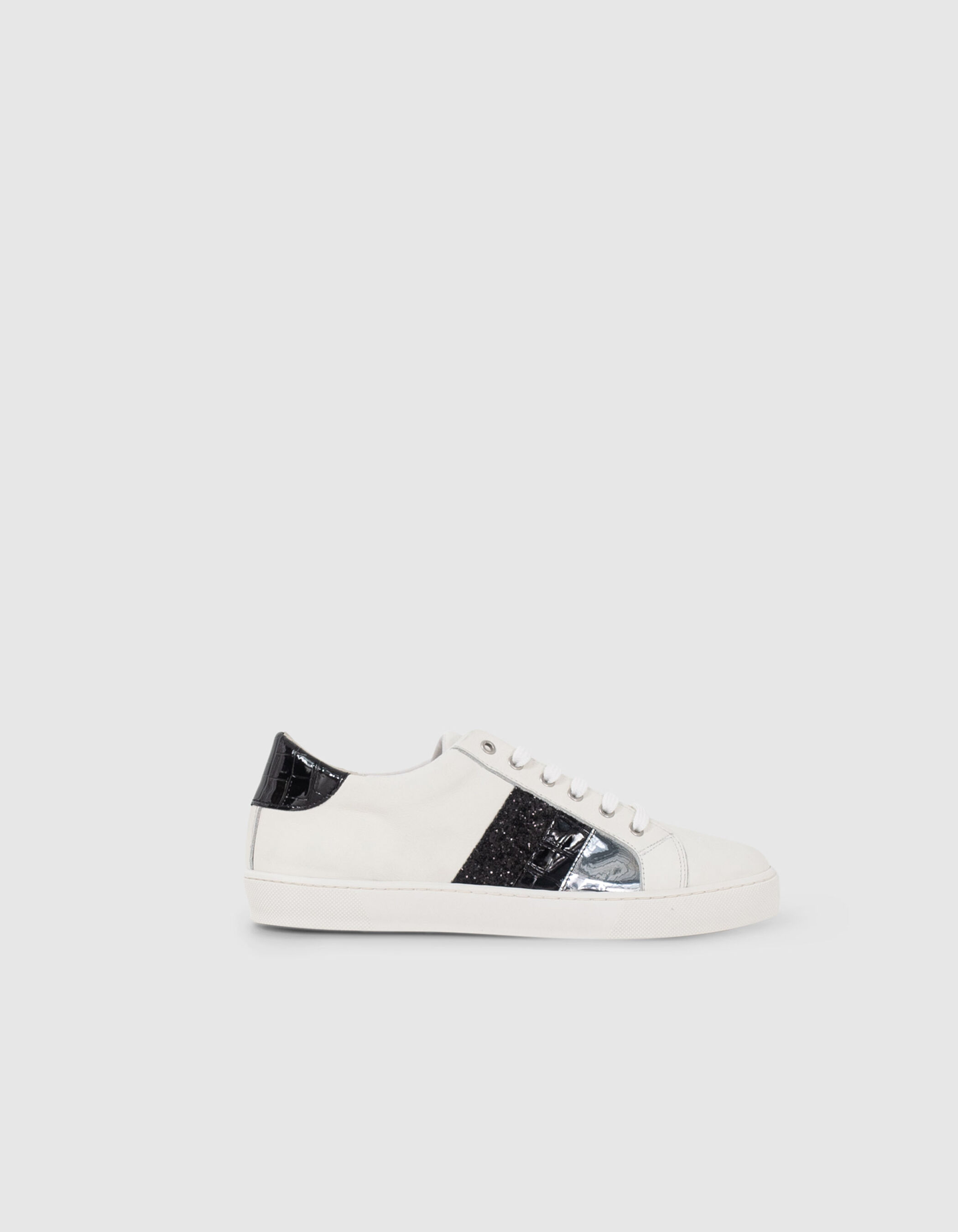 Lage witte sneakers zwarte details I.Code