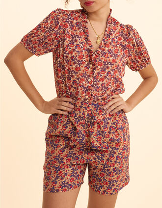 I.Code red belted shorts with flowery print
