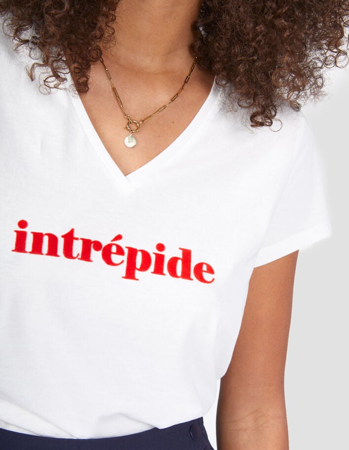 Camiseta blanca cuello V mensaje rojo I.Code  - I.CODE