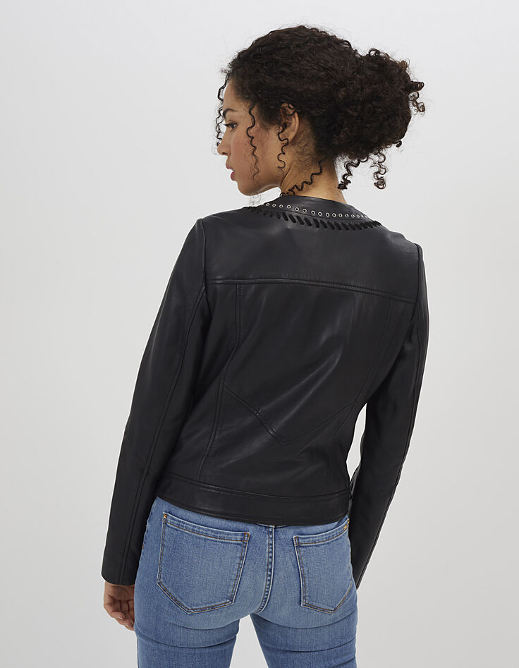 Chaqueta negra de cuero con recortes de fantasía-4