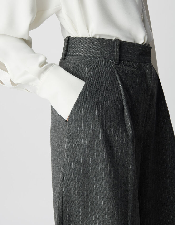 Grau gestreifte Tennis-Bermudas f&uuml;r Damen-5