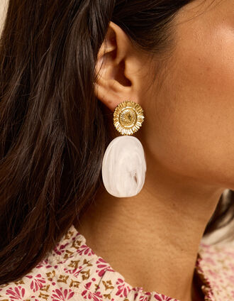 Boucles d'oreilles médaille et résine écrue I.Code