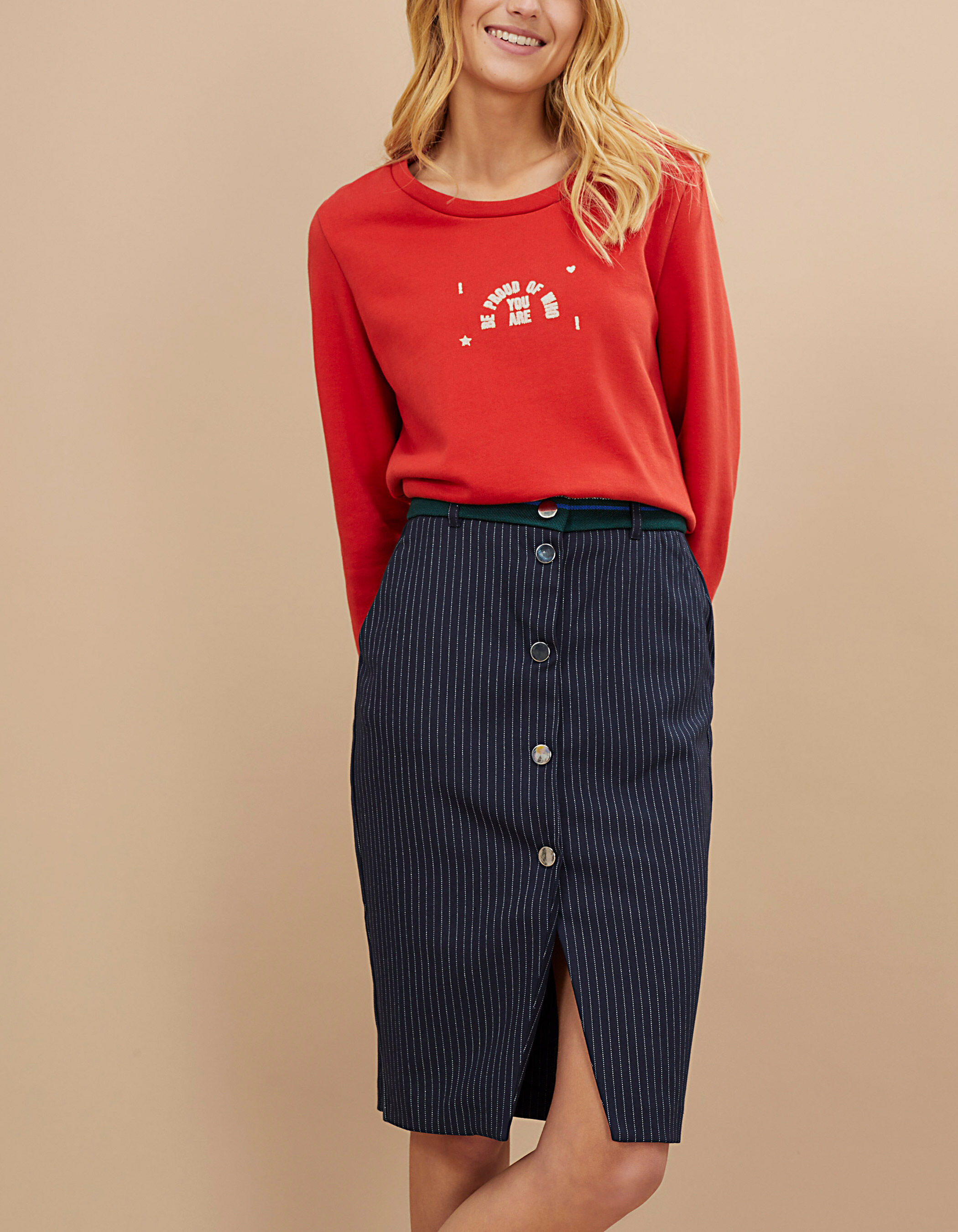 Falda de new arrivals rayas con tenis