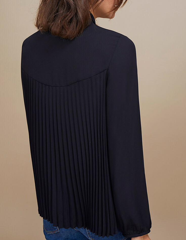Chemise noire plissée avec galons ajourés cloutés I.Code-2