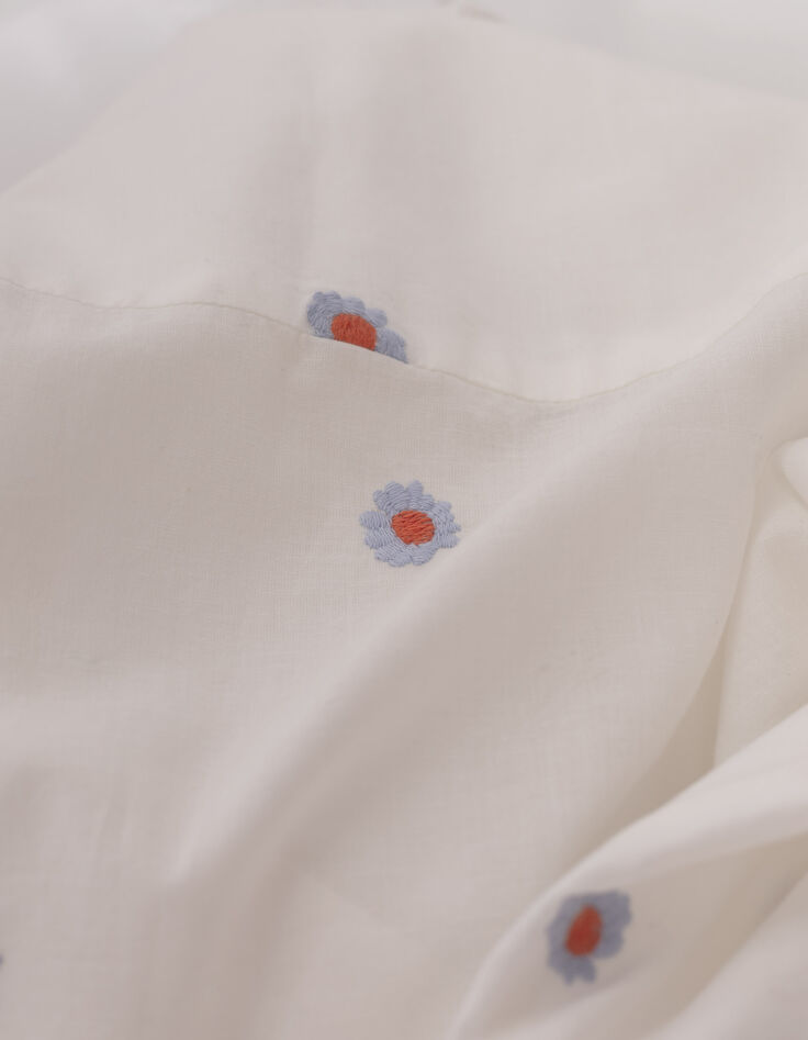 Camisa blanca con bordado de flores I.Code-9
