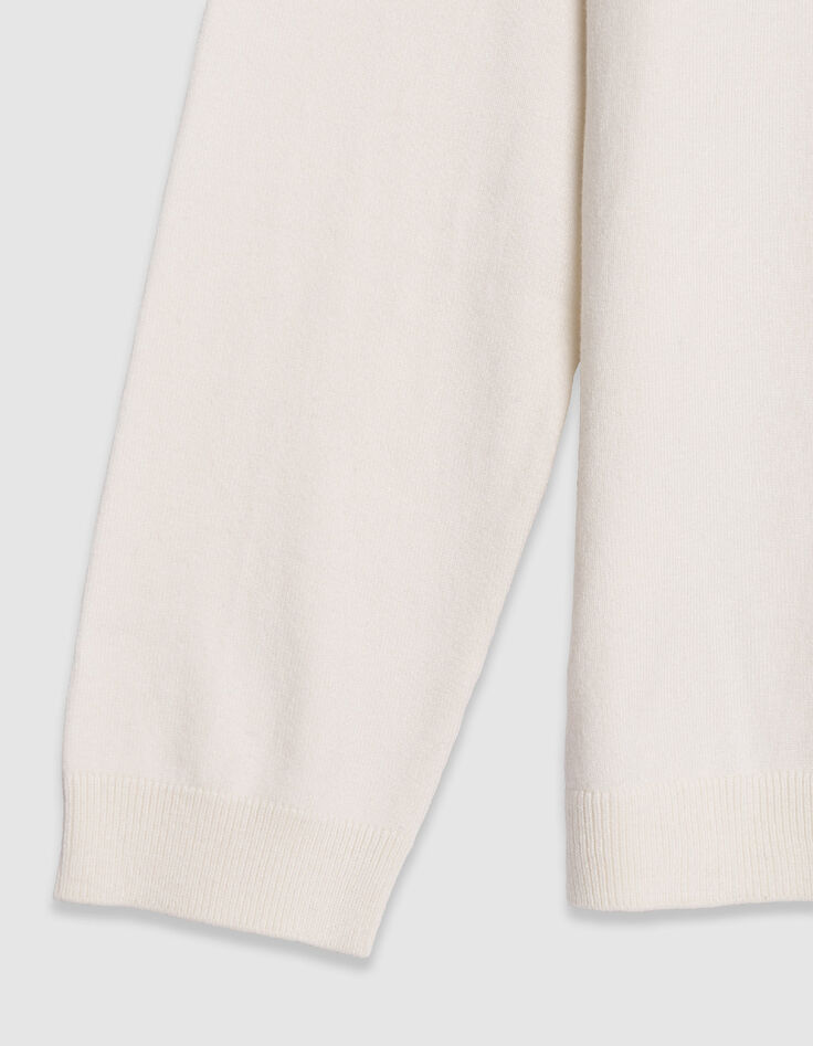 Wei&szlig;er Damen Strickpullover mit V-Ausschnitt und Nieten-8