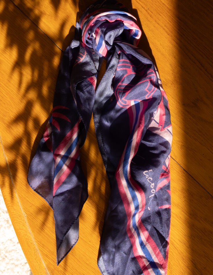 Vierkante camelkleurige sjaal met blad- en bananenprint en I.Code-bericht-5