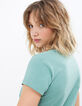 Mandelgrünes T-Shirt mit gesticktem Schriftzug I.Code-5