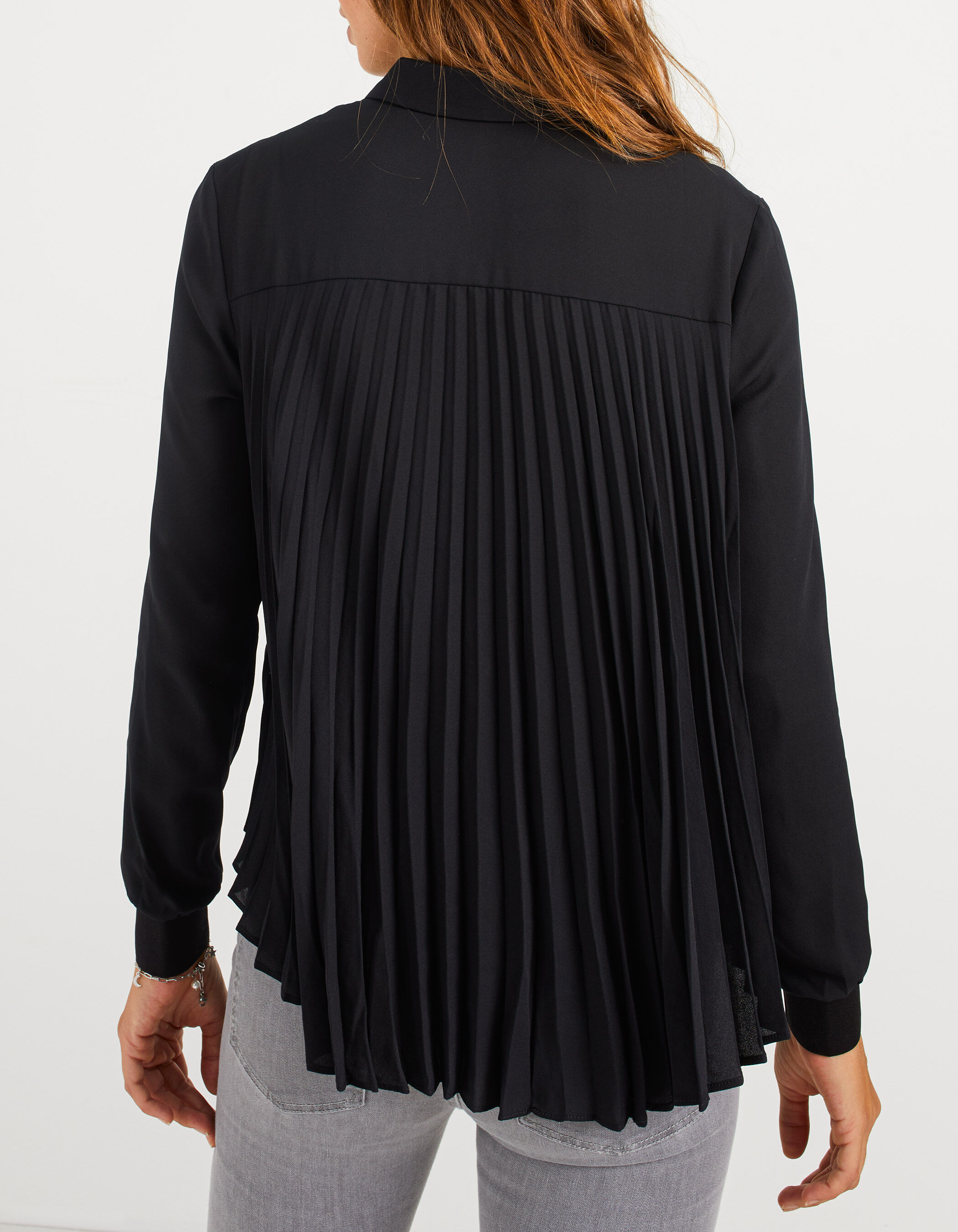 Chemise noire fluide plissee au dos I.Code