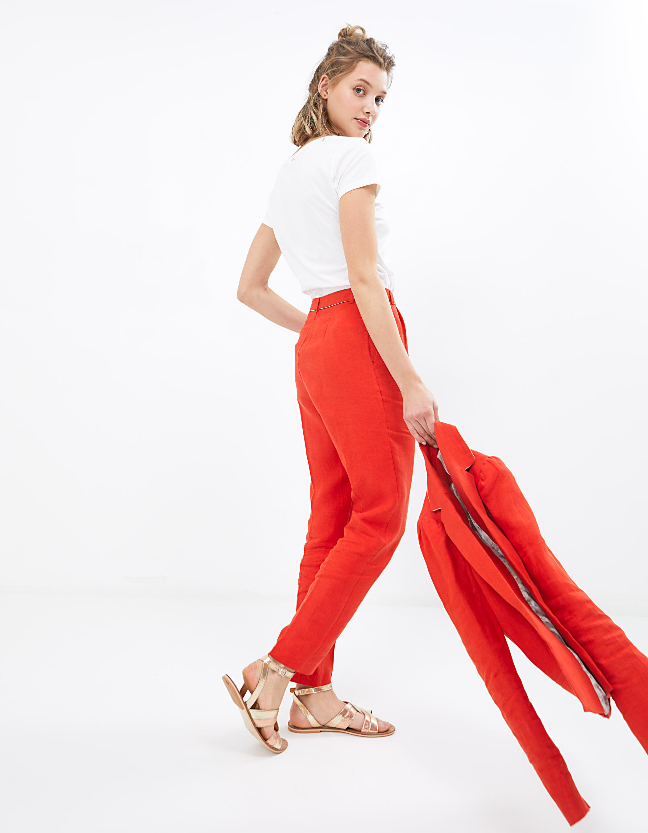 Pantalon carotte rouge 2025