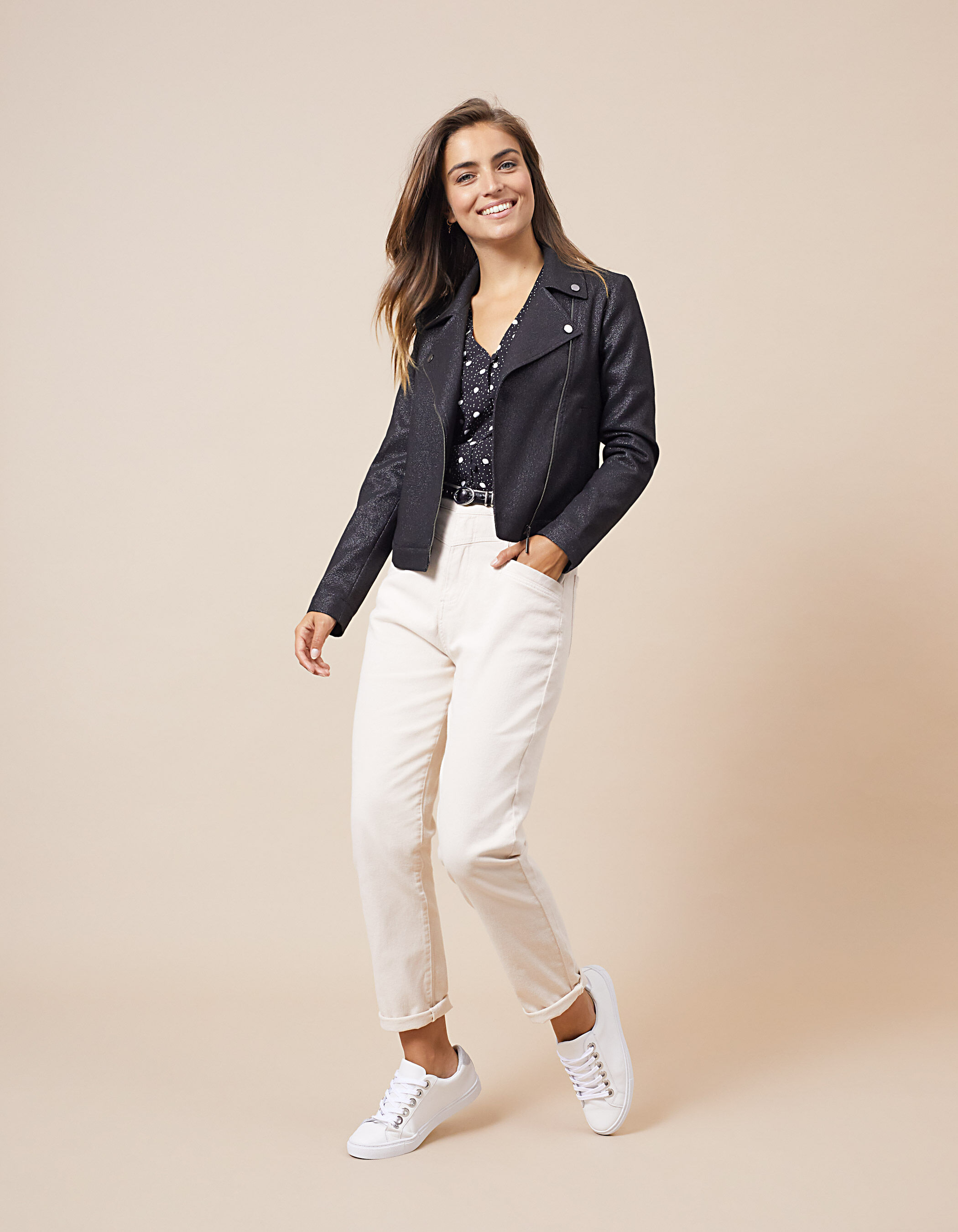 Blusa negra online con botones