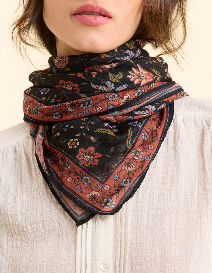 Schwarzes Tuch mit Blumenstrauß-Print I.Code-3