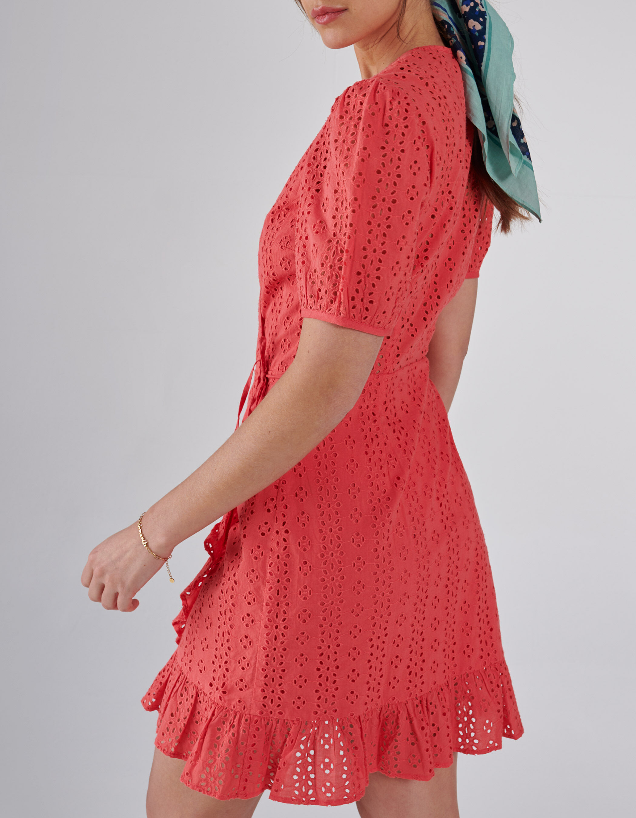 Robe portefeuille rose en broderie anglaise I.Code
